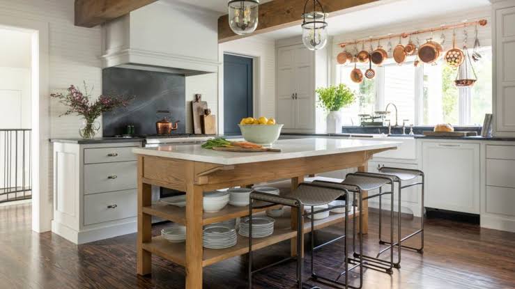 Mrs Sparkle Cleaning Co post-holiday professional kitchen deep cleaning and grease extraction services St Louis